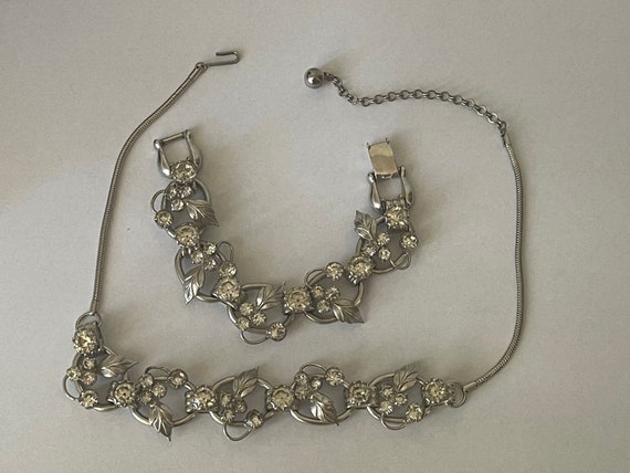 D&E Juliana Clear rhinestone Metal Leaves Bracele… - image 2