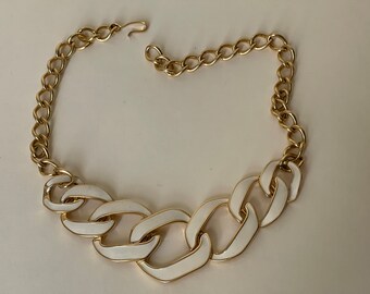 Boucles D'oreilles Clous Monet - Émail Blanc Cassé, Dorées - Occasion En Bon état