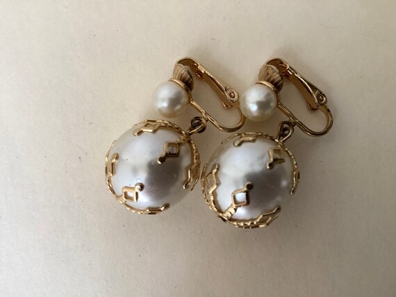 Celebrity faux pearl, gold tone dangle, drop  cli… - image 4