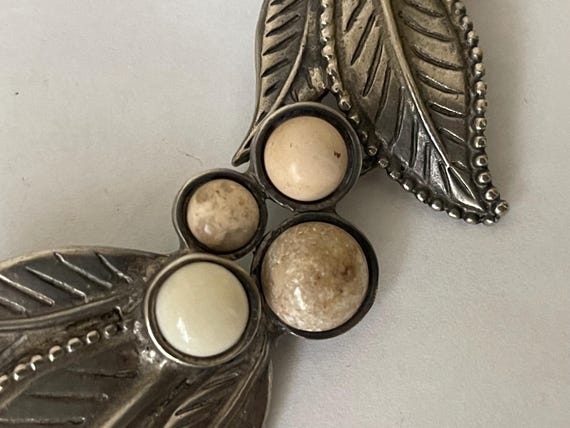 Dauplaise silver tone  leaf statement necklace - image 7