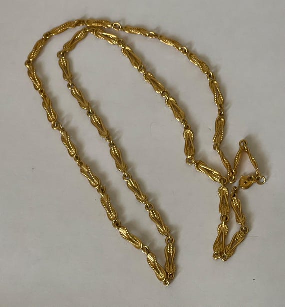 Monet twisted, knot gold plated  chain necklace - image 5