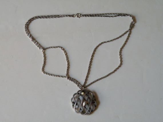 Vintage Tortolani leaf faux pearl double chain pe… - image 3
