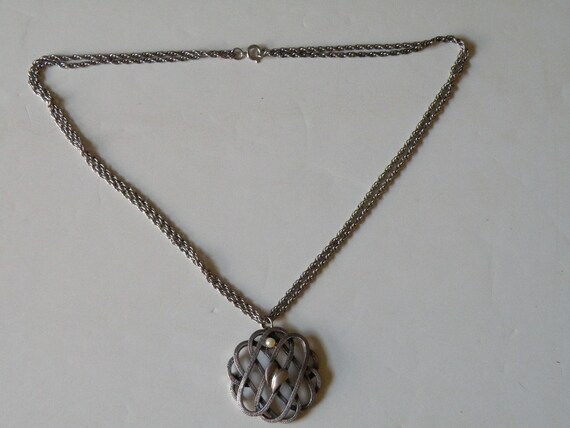 Vintage Tortolani leaf faux pearl double chain pe… - image 4