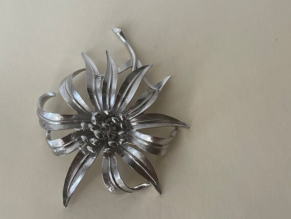 Trifari silver, rhodium plated large flower brooc… - image 3