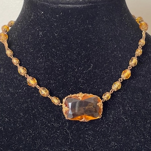 Art Deco Böhmisches Glas, Topas Glasperlen Anhänger Collier. Tschechoslowakei