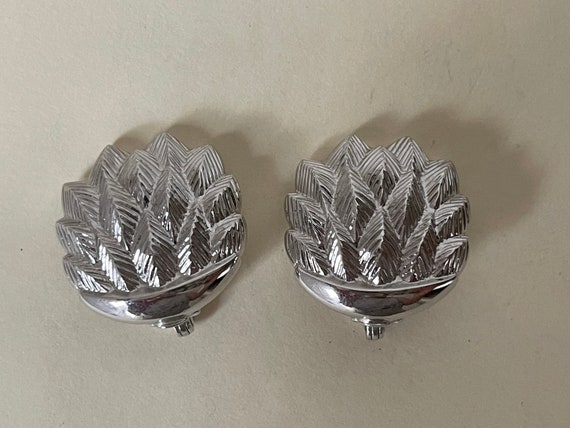 Monet Patd silver artichoke or flower silver plat… - image 3