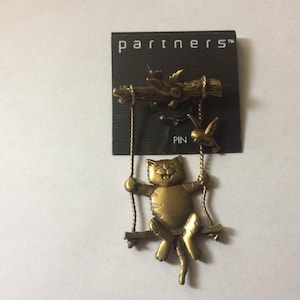 JJ cat swinging on a rope swing, cat on swing, birds pin brooch NOS