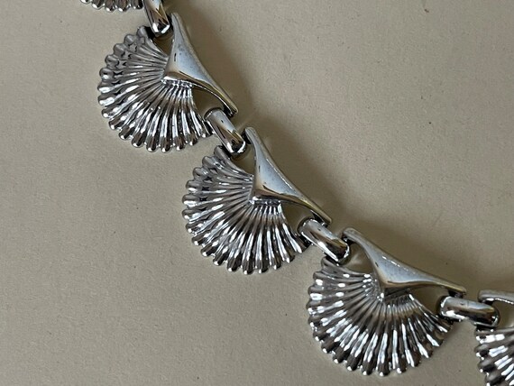 Coro silver tone shell necklace - image 5