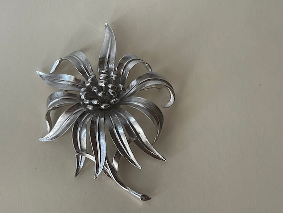 Trifari silver, rhodium plated large flower brooc… - image 1