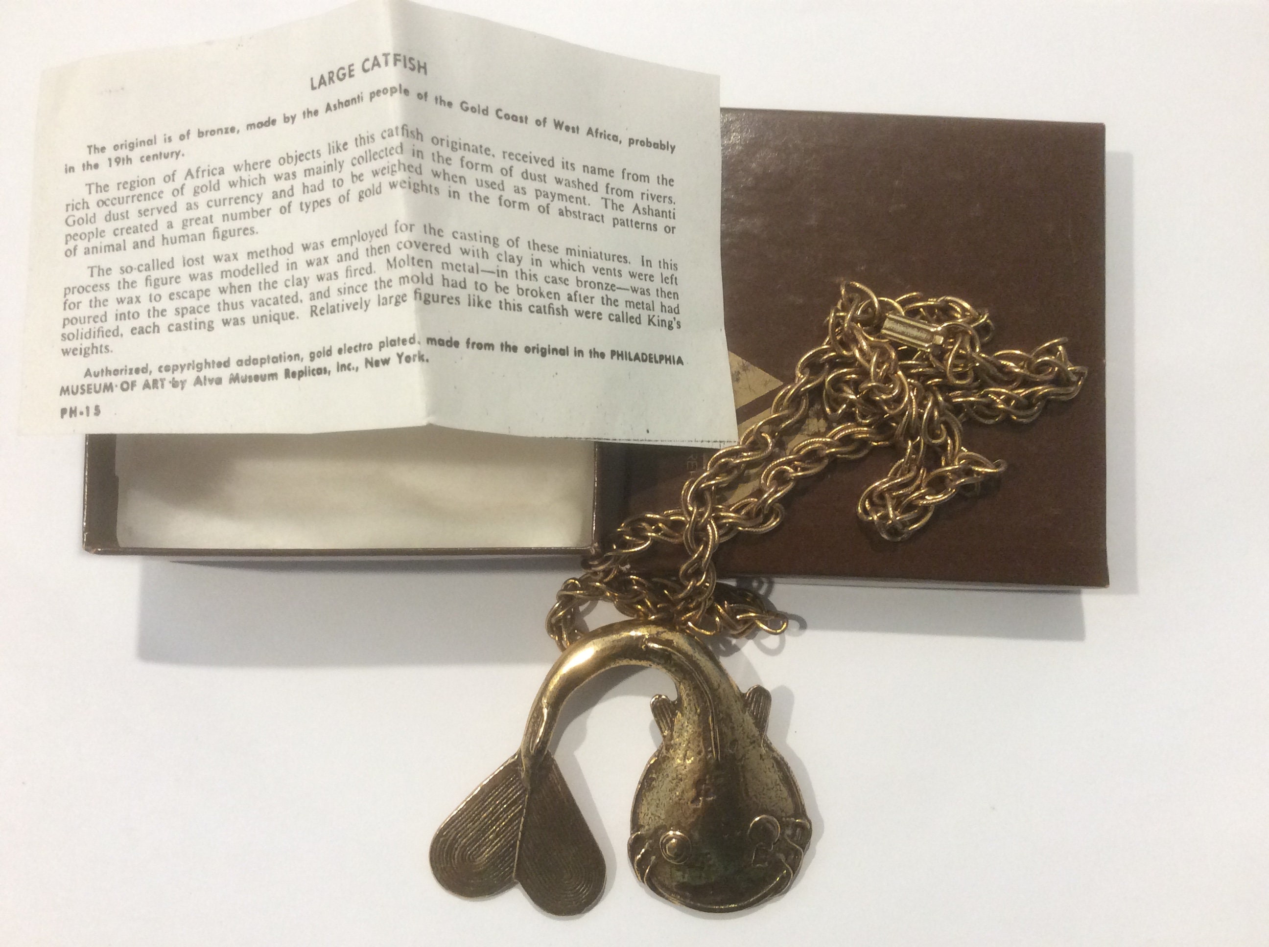 ALVA MUSEUM REPLICAS カエル型ペンダント. Alva Museum Replicas Gold Ashanti Large Catfish Pendant Necklace
