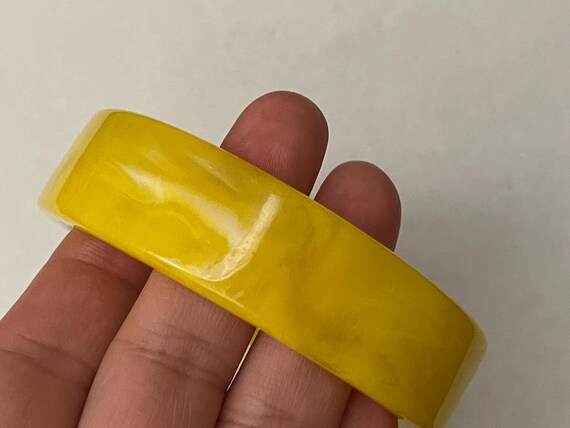 Yellow, marbled pattern bangle plastic bracelet - image 6