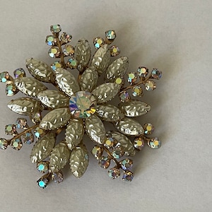 Judy Lee unmarked  Large Floral aurora borealis rhinestone, faux pearl  Brooch