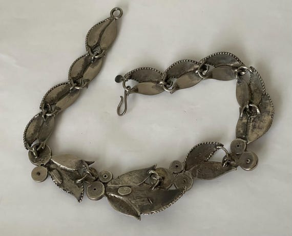 Dauplaise silver tone  leaf statement necklace - image 4