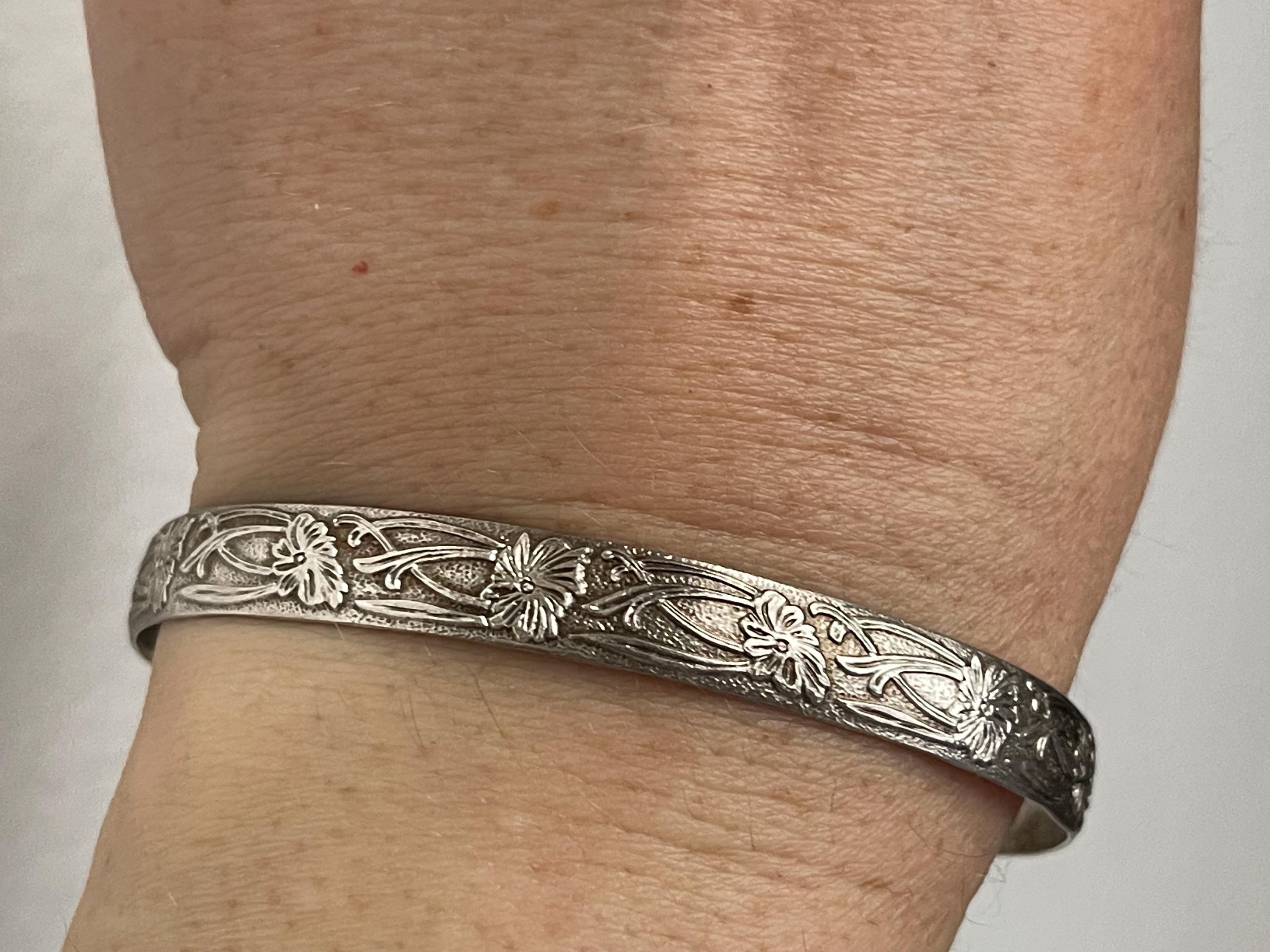 Bracelet Ouvrant Ancien En Argent 925 - Motif Floral - Diamètre 56x54 Mm - Largeur 18 Mm
