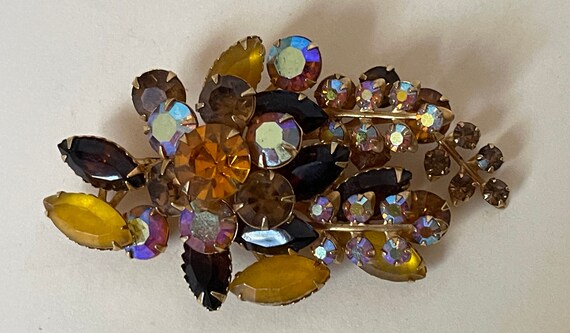 Judy Lee Unmarked Topaz Rhinestone, Aurora Borealis, Frosted