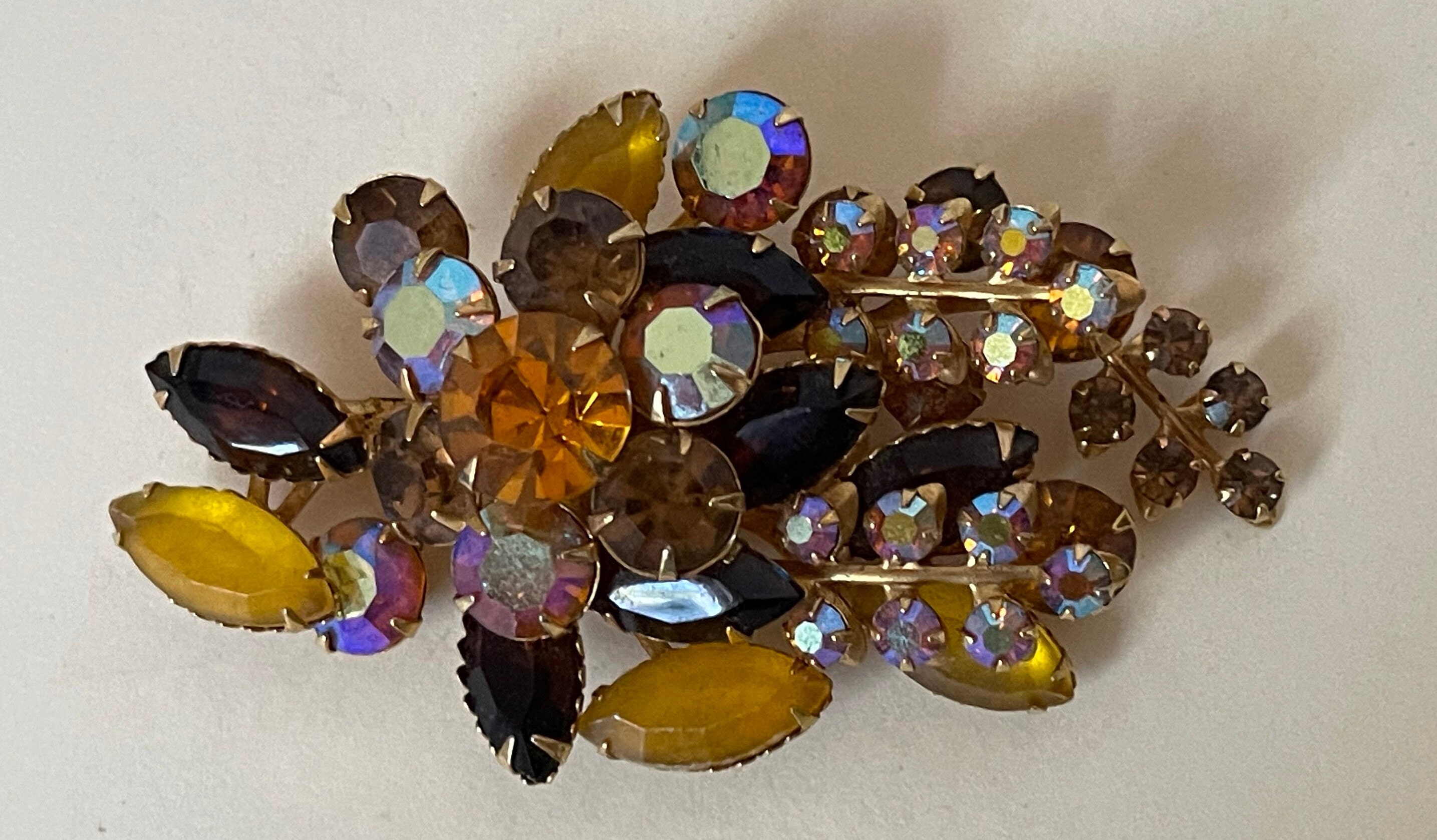JUDY Lee 蝶のブローチ Judy Lee Unmarked Topaz Rhinestone, Aurora Borealis, Frosted