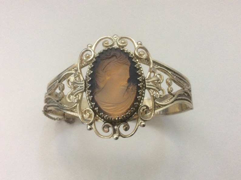Whiting and Davis Brown glass Cameo bracelet 7