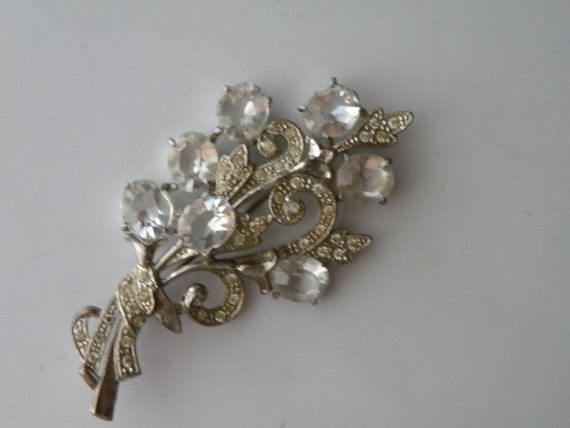 Pot metal white metal flower floral pin brooch. - image 4