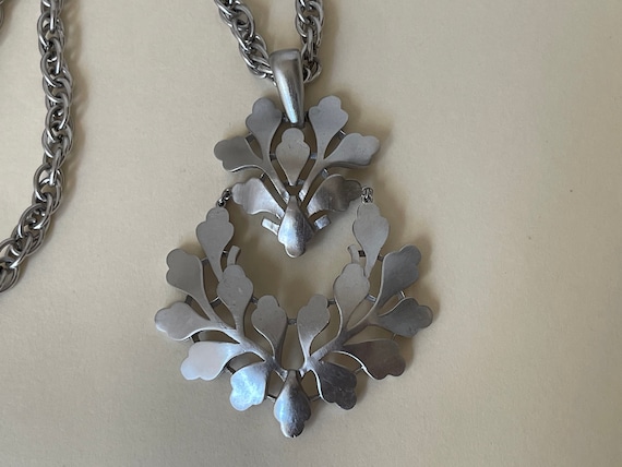 Trifari matte silver, satin silver leaf pendant w… - image 2