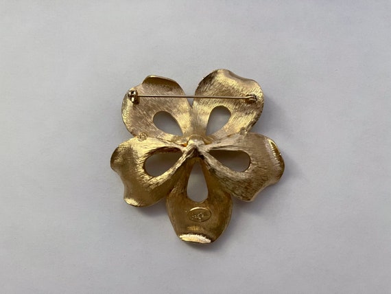 PASTELLI  flower floral brushed gold brooch - image 2