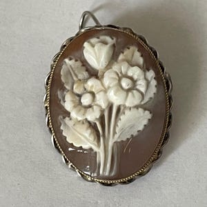 スターリングシルバー925彫刻シェルカメオ、花のモチーフブローチペンダント
