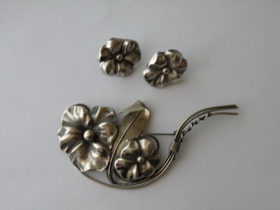 Sterling silver pansy flower brooch, pin, screw-b… - image 3