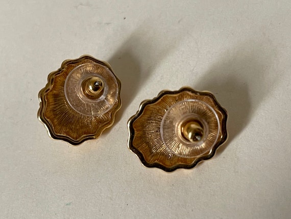 Monet faux pearl oval  stud earrings - image 6