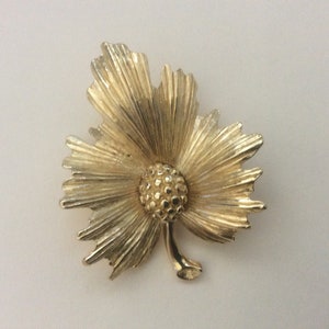 Monet gold plated leaf brooch, pin 2. image 2