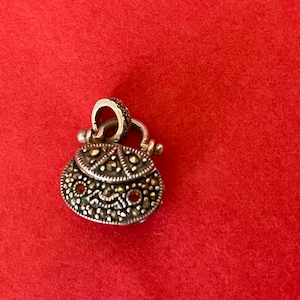 925 Sterling Silver Marcasite Red Garnet Gem Lady&#39;s Purse Locket Pendant