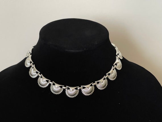 Coro silver tone shell necklace - image 2