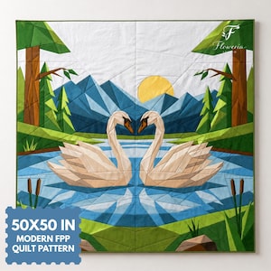 Könnte beinhalten: Ein modernes FPP-Quiltmuster mit zwei Schwänen auf einem See, mit einem Berg- und Sonnenhintergrund. Der Quilt misst 127x127 cm und hat ein geometrisches Design mit Blau-, Grün- und Beigetönen.