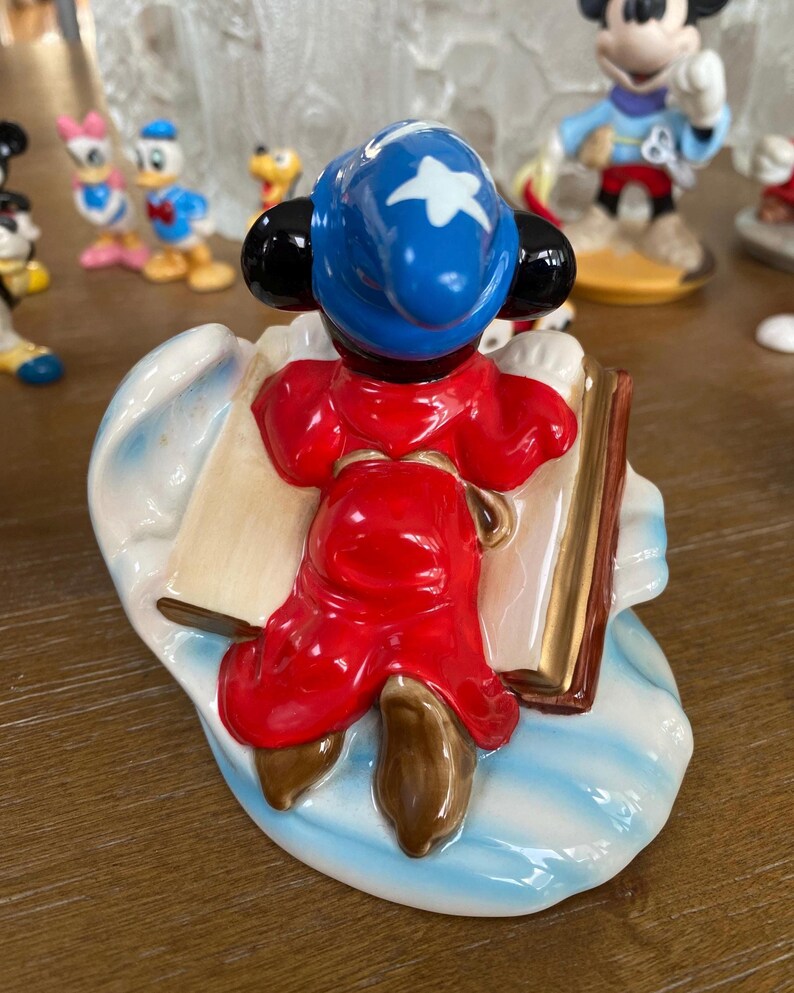 Vintage 1990 Disneyland Sorcerer Mickey Mouse keramisch beeldje, Disney's Fantasia Collectible, Walt Disney World memorabilia afbeelding 4
