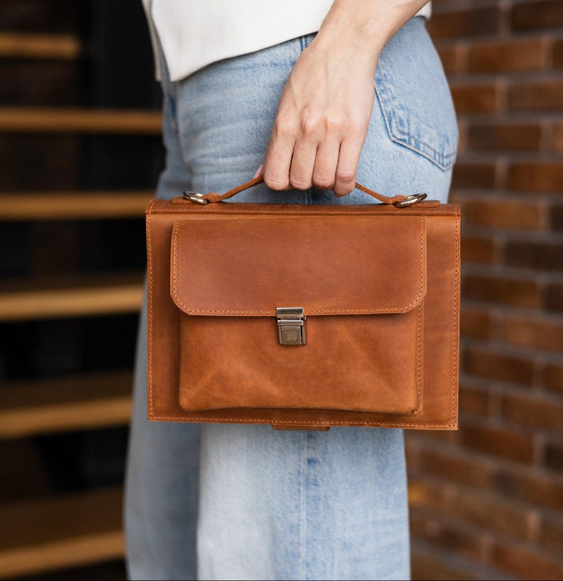 Bolsa de ombro para livros, capa para livros em couro genuíno com alça, bolsa de couro para livros com bolso, bolsa transversal para livros, bolsa porta-livros em couro imagem 10