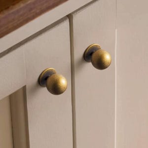 Aged Brass Cabinet Knob/Round Ball Knob /old fashioned dresser pull/Classic Brass Round Cabinet Knob/Aged bronze cabinet Pull Handles