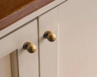 Aged Brass Cabinet Knob/Round Ball Knob /old fashioned dresser pull/Classic Brass Round Cabinet Knob/Aged bronze cabinet Pull Handles