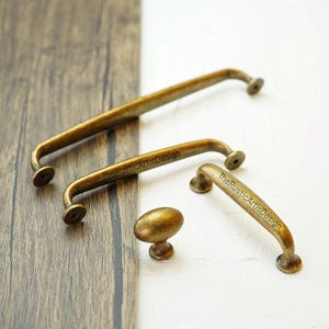 Manijas y perillas antiguas de latón, herrajes para gabinetes de latón envejecido/antiguo/perillas rústicas para cajones de tocador/perillas y tiradores para gabinetes vintage