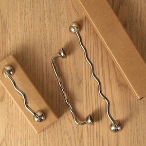 Solid Brass Wavy Handle/Polished Chrome Kitchen Cabinet Wave Twist Handle/Modern slim cabinet handle/Kitchen Pulls/Wardrobe Cabinet Pulls