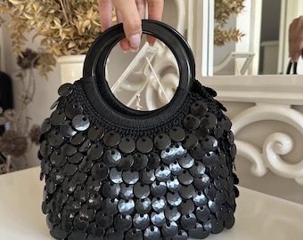 Bolso de ganchillo negro hecho a mano: bolso tote brillante con cuentas de concha