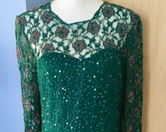 Grünes Perlenkleid by Creative Creations - Größe S-M