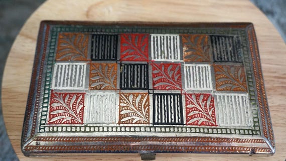 Metal Cigarette Case with Leaf Pattern - image 2