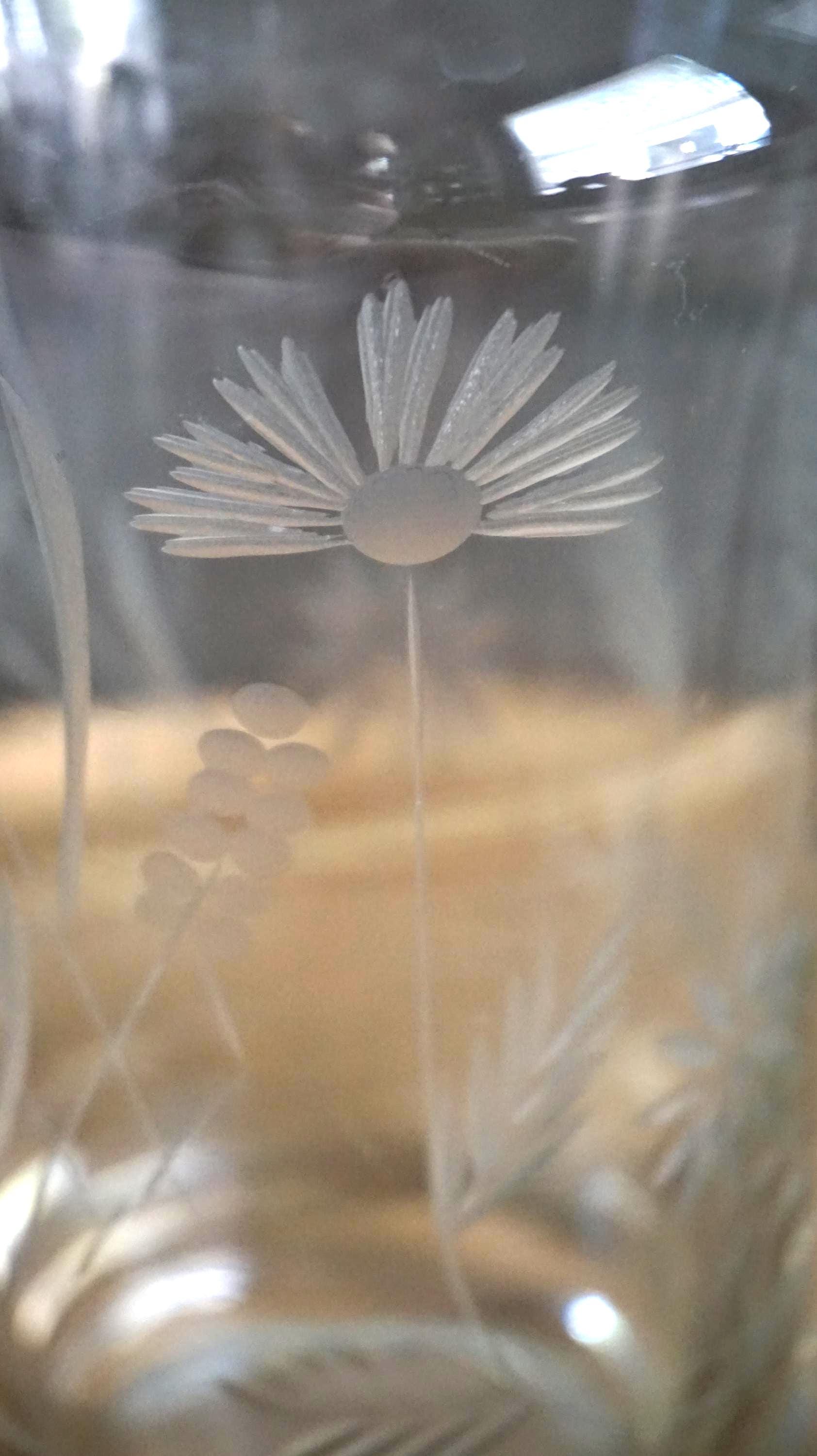 すりガラスの花模様が施されたガラス製デカンタ - Etsy 日本
