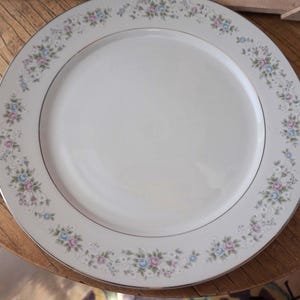 Bandeja para servir con diseño de ramillete de porcelana Carlion