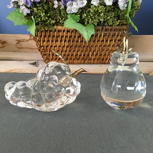 Set aus Kunst Glas Briefbeschwerer Trauben und Birne