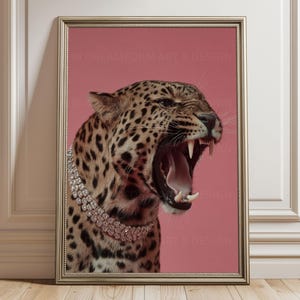 Blush Majesty Leopard Wandbild, Rosa Luxus Tierposter, Glam Big Cat Print, Feminine Statement Deko, Modernes Wandbild