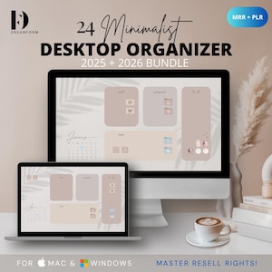 Puede incluir: Un paquete de organizador de escritorio minimalista para 2025 y 2026, mostrado en un portátil y un monitor. Las pantallas muestran un diseño minimalista con elementos beige y rosa. El texto incluye un calendario y secciones de organización. Una taza de café está en el escritorio.