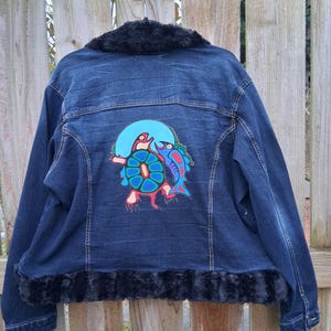 Plus Size Embellished Denim Jacket with Faux Fur and Appliqué of Native Art