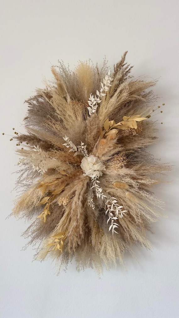 Trockenblumen Wanddeko 60x45 cm | Pampas Wandgesteck | Boho Deko | Naturtöne & Creme | Hochzeitsdeko Trockenblumengesteck | Geschenk