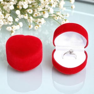 Velvet Ring Box: Elegant Engagement, Wedding, or Proposal Display