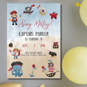 Puede incluir: Una invitación a una fiesta de cumpleaños con temática pirata con el texto "Ahoy Matey!" y "¡El Capitán Parker cumple 8 años!" La invitación presenta ilustraciones de piratas, un cofre del tesoro, un barco y otros elementos relacionados con los piratas.