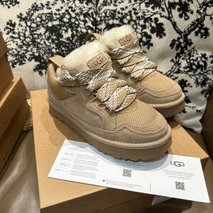 Botas UGG Lowmel – Casuais e confortáveis com sola grossa.